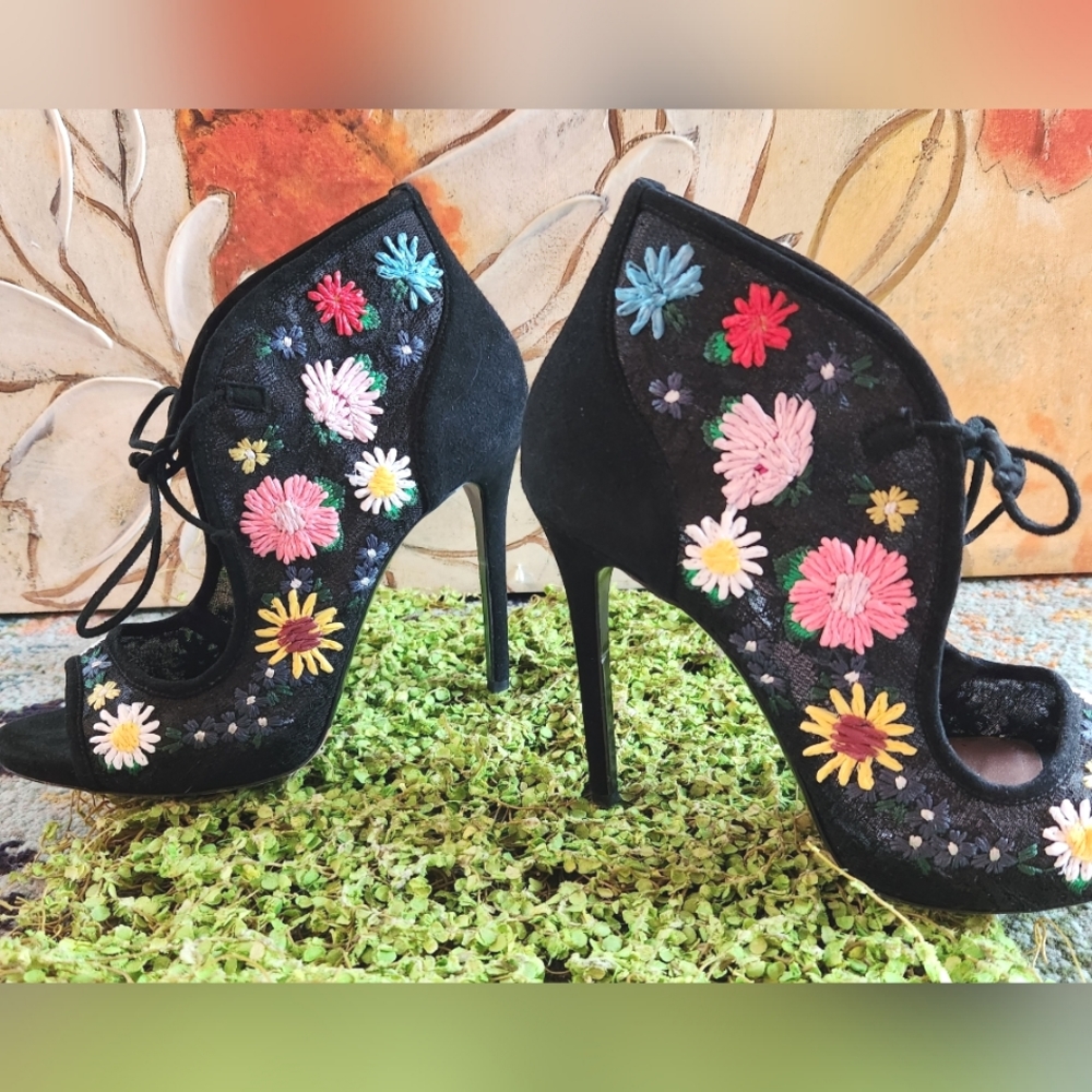 TABITHA SIMMONS Black Suede Raffia Embroidered Dreamy Meadows Stiletto Heels 8